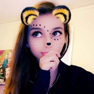 Meet your Posher, Halana